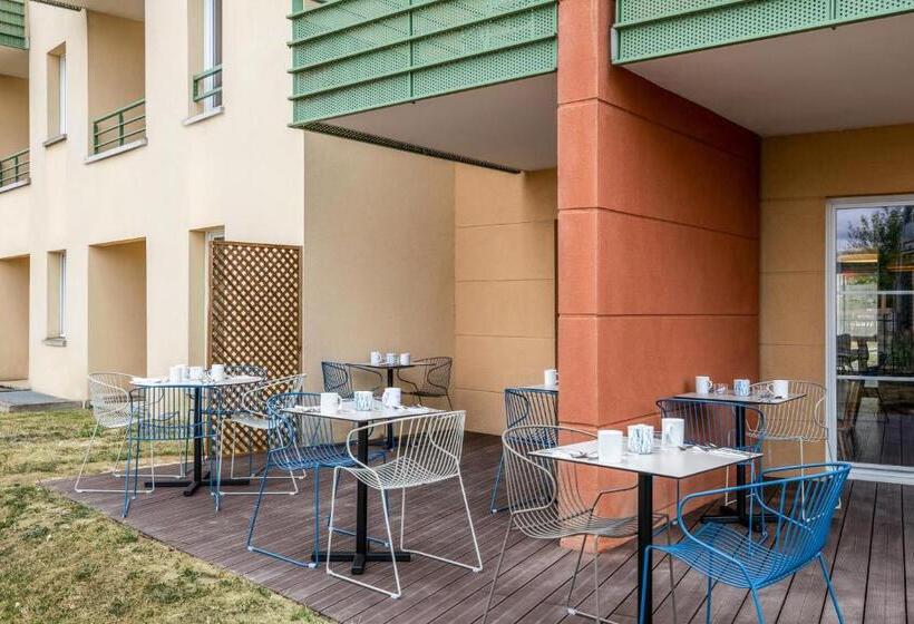 Appart City Confort St Quentin En Yvelines Bois D Arcy