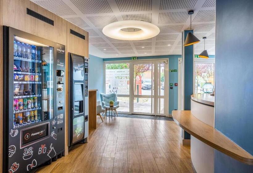 Appart City Confort St Quentin En Yvelines Bois D Arcy