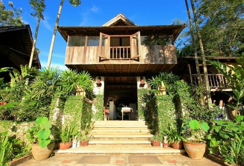 Baanrai Lanna Resort