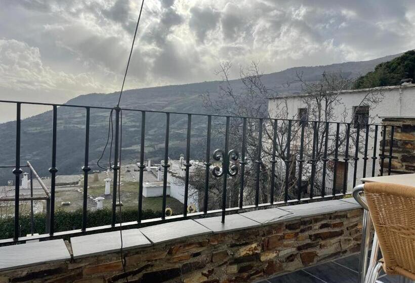 Hostal Rural Poqueira