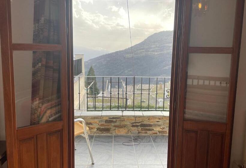 Hostal Rural Poqueira