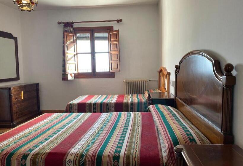 Hostal Rural Poqueira