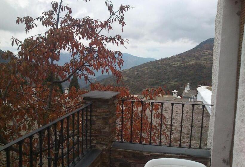 Hostal Rural Poqueira
