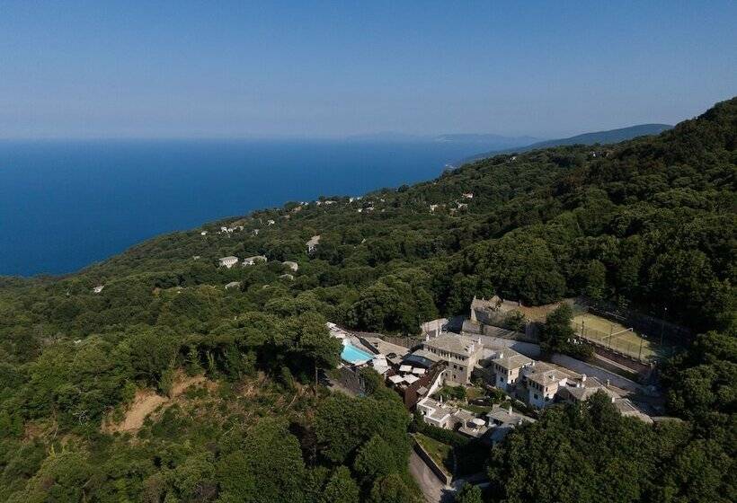 호텔 12 Months Resort & Spa