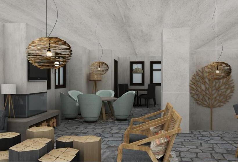 هتل 12 Months Resort & Spa