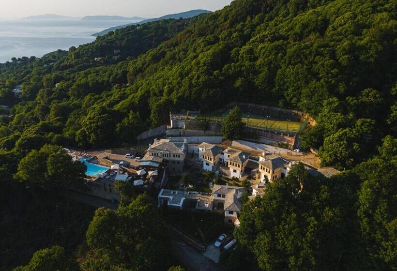 호텔 12 Months Resort & Spa