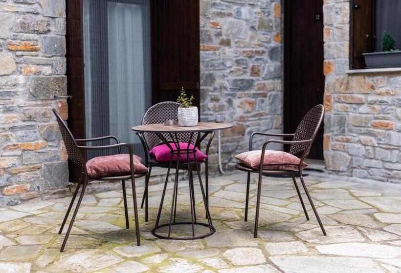 هتل 12 Months Resort & Spa