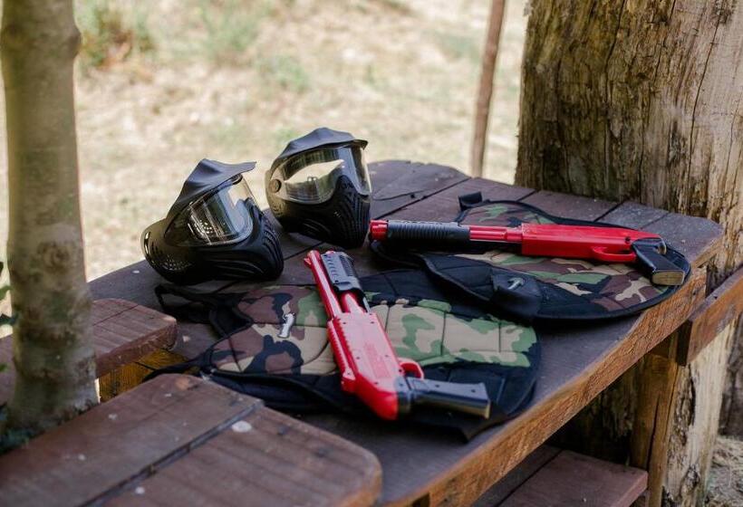 هتل 12 Months Resort & Spa