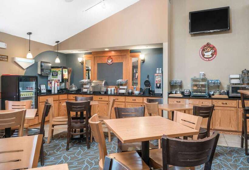 בית מלון כפרי Americinn By Wyndham Fort Dodge