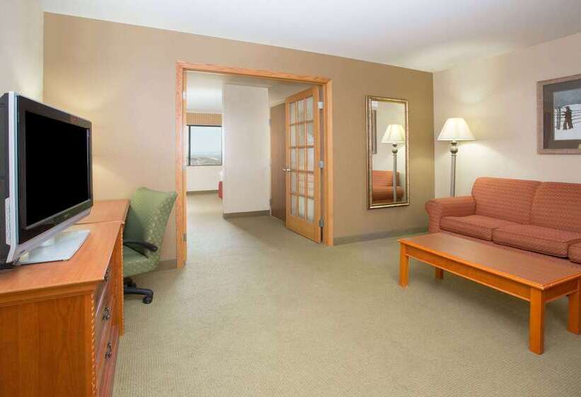 فندق Americinn By Wyndham Laramie Near University Of Wyoming