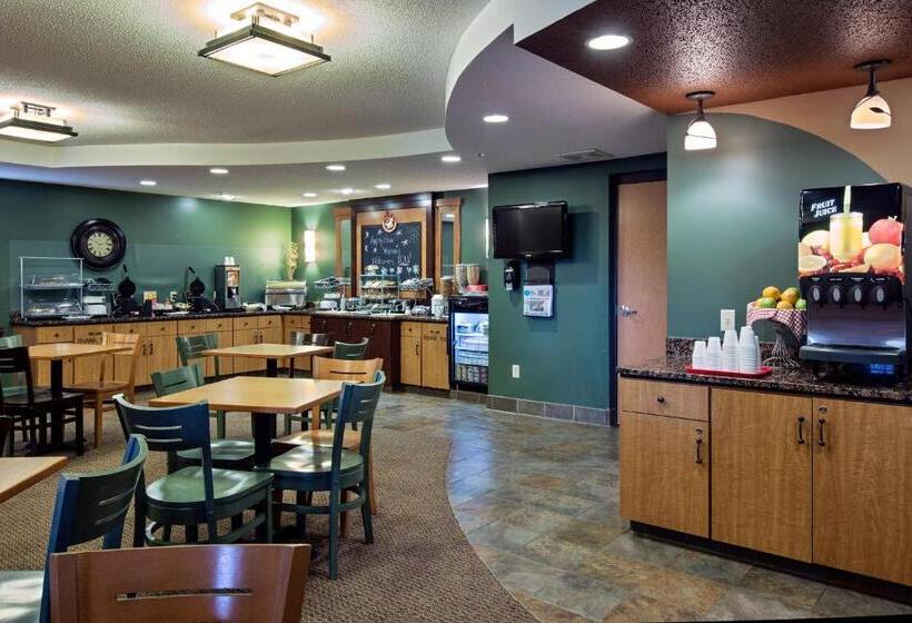 فندق Amerivu Inn And Suites  Waconia