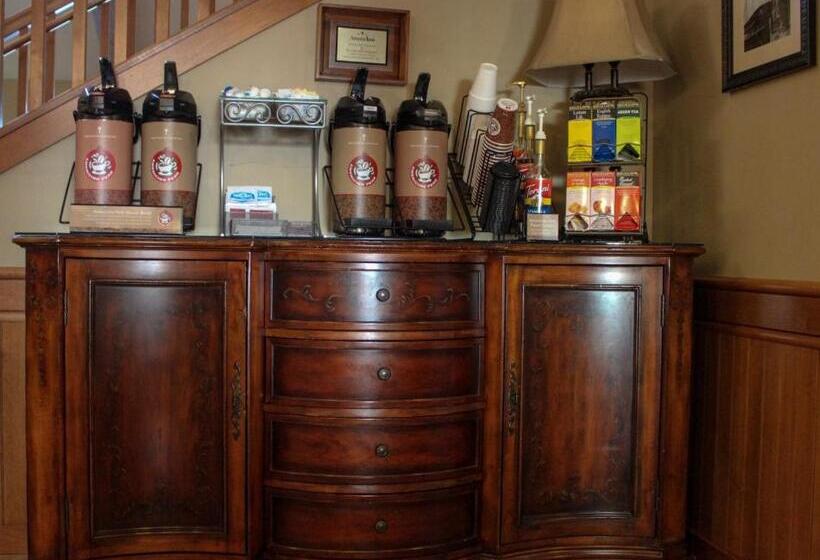 فندق Amerivu Inn And Suites  Waconia