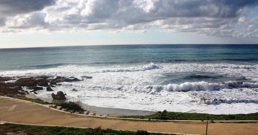 Amphora Hotel & Suites