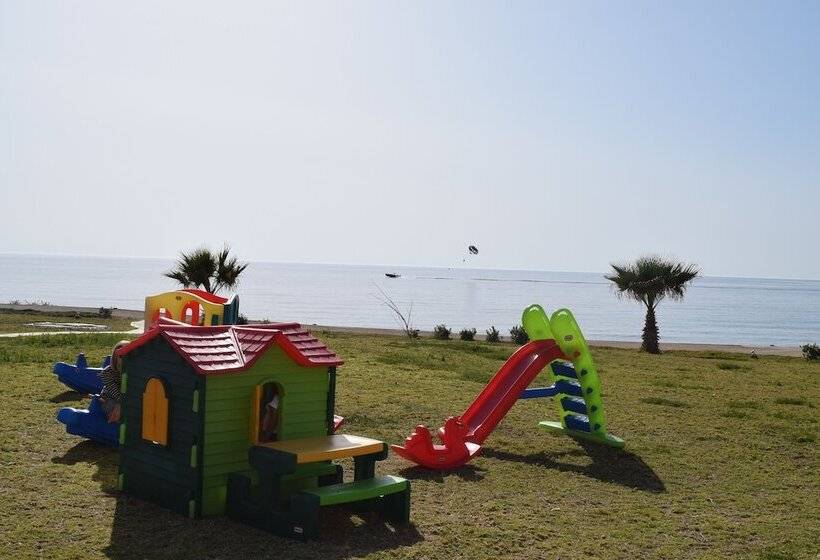 Amphora Hotel & Suites