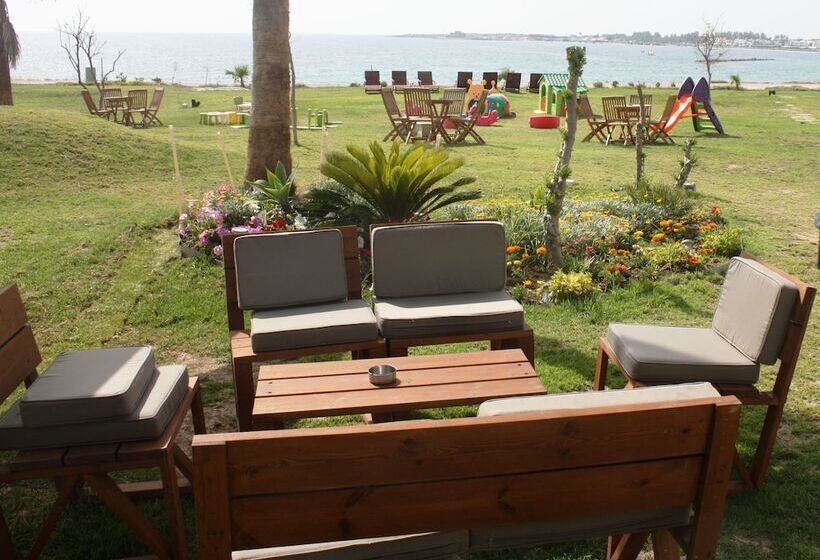 Amphora Hotel & Suites