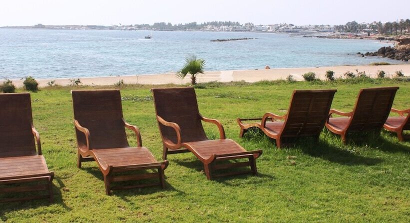 Amphora Hotel & Suites