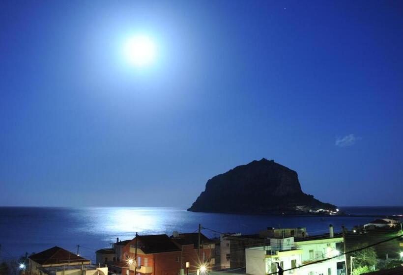 ホテル Angela S House