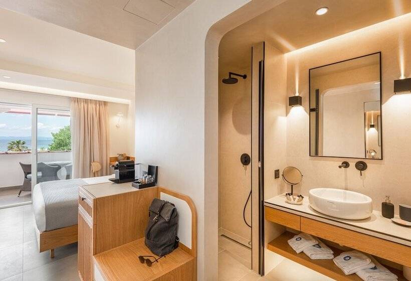 בית מלון כפרי Antigoni Seaside Resort