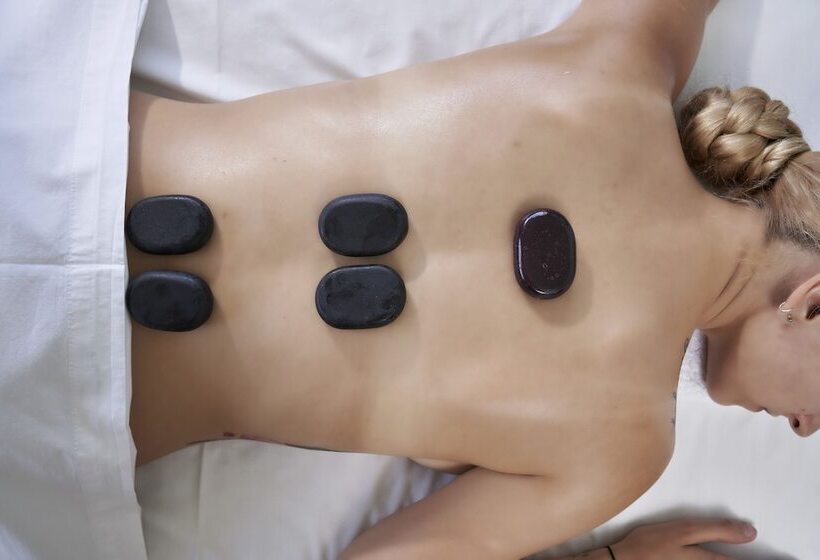 בית מלון כפרי Antigoni Seaside Resort