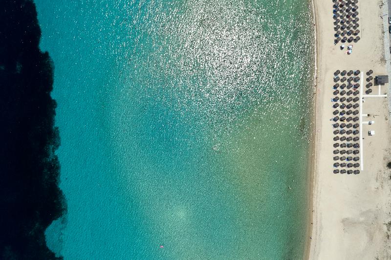 בית מלון כפרי Antigoni Seaside Resort