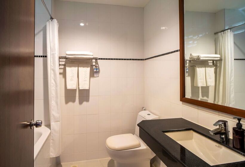 ホテル Best Western Phuket Ocean Resort