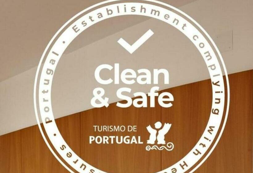 هتل Casa Das Aguarelas