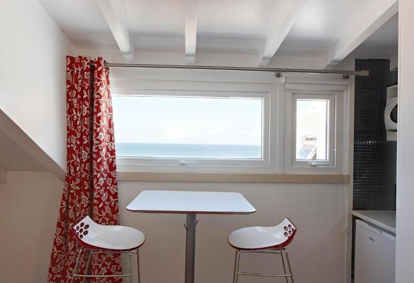 هتل Casa Das Aguarelas