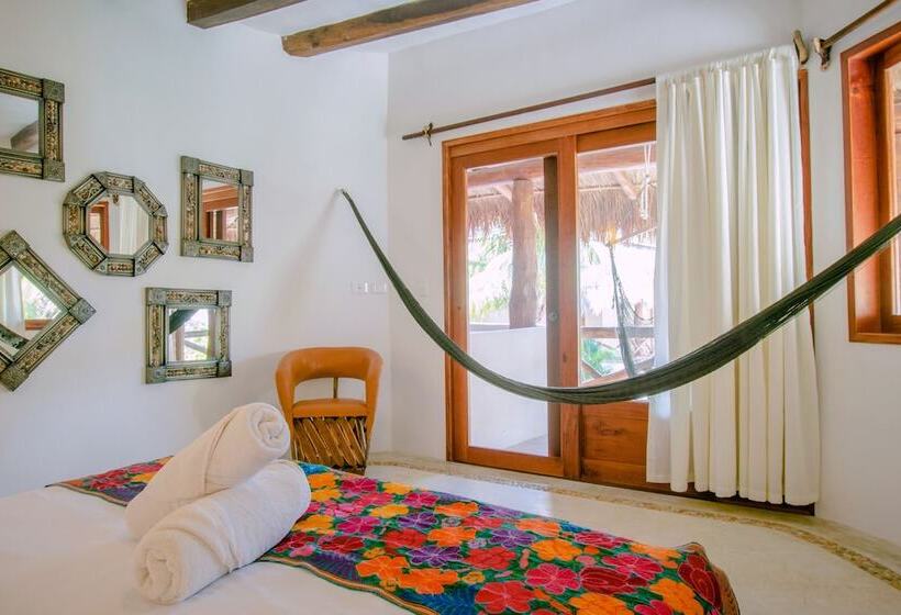 هتل Casa Iguana Holbox   Beachfront