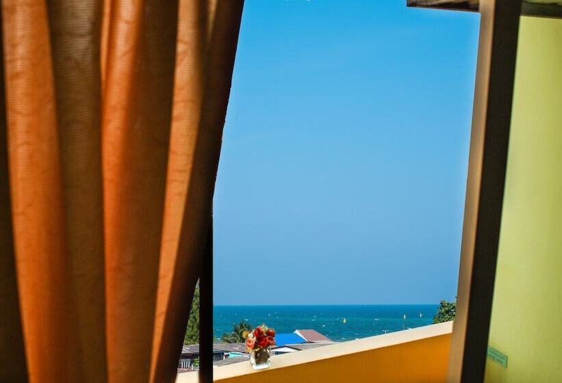 Hotel Chomsin Hua Hin ชมสินธุ์ หัวหิน