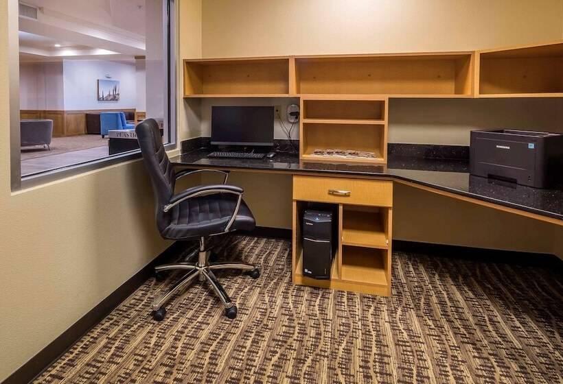 호텔 Comfort Suites El Paso Airport