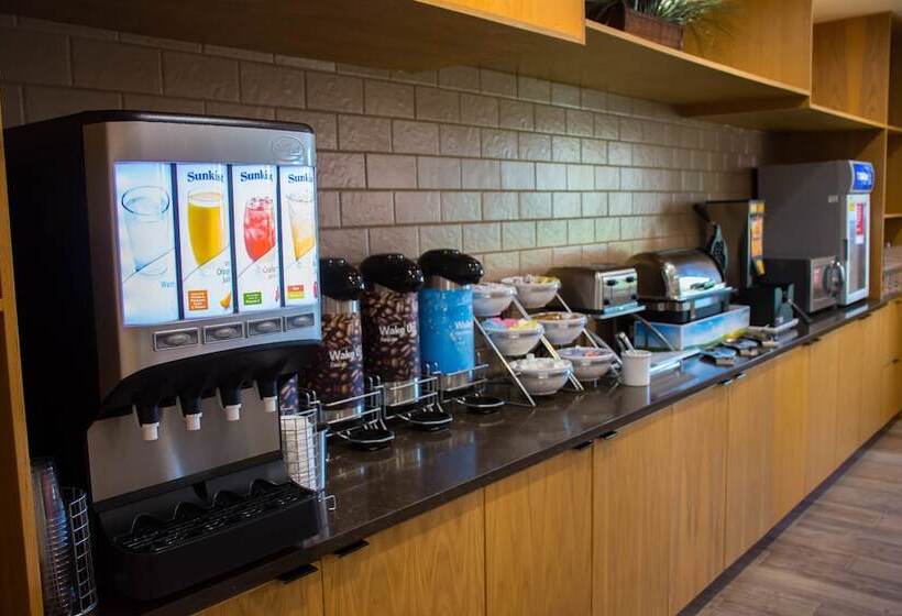 호텔 Comfort Suites El Paso Airport