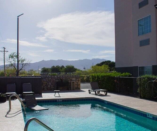 호텔 Comfort Suites El Paso Airport