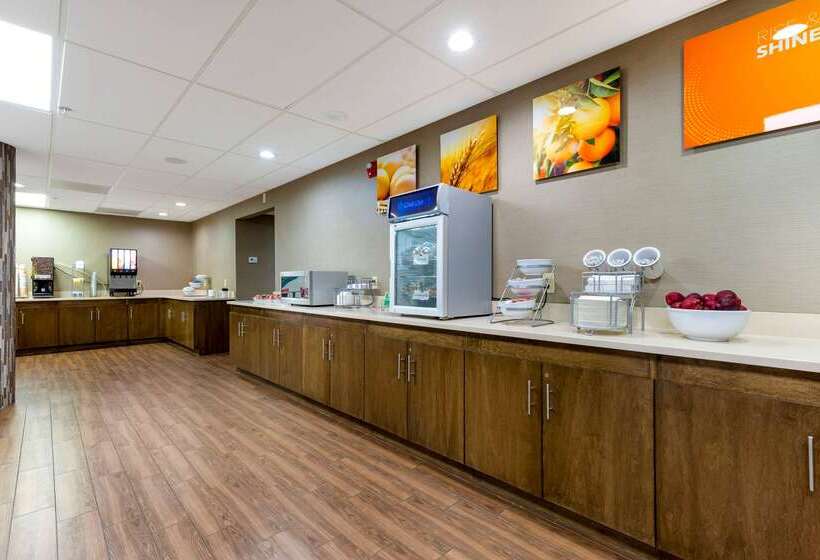 فندق Comfort Suites Near Potomac Mills