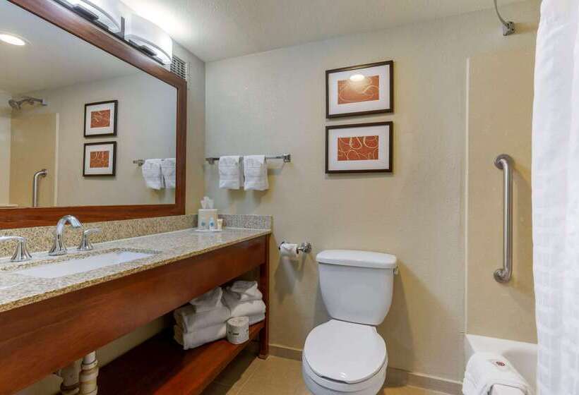 فندق Comfort Suites Near Potomac Mills