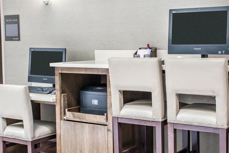 فندق Comfort Suites Near Potomac Mills