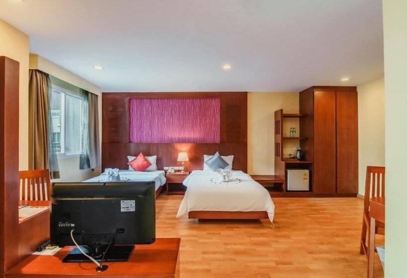 호텔 Elite Suites Patong