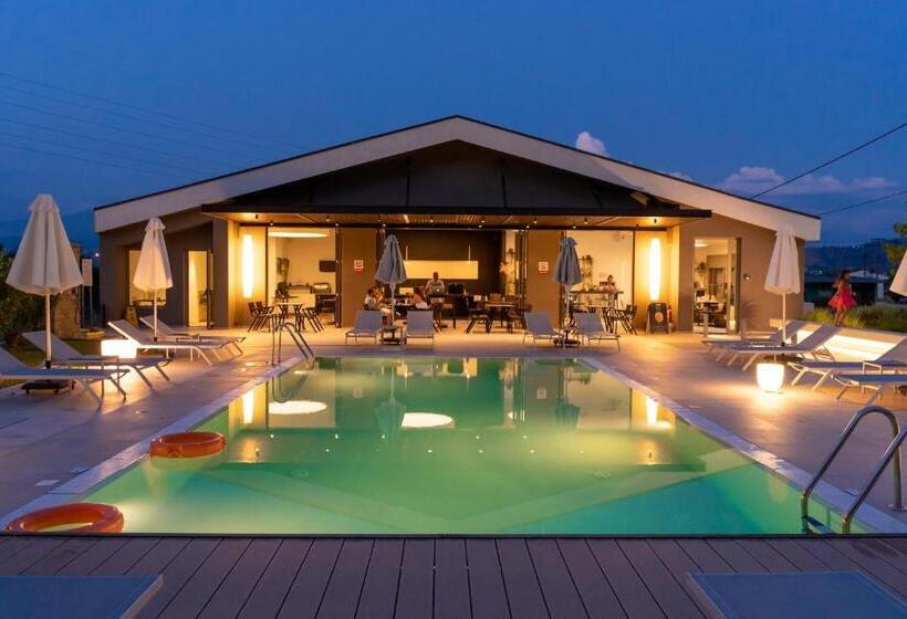 בית מלון כפרי Ellopia Point