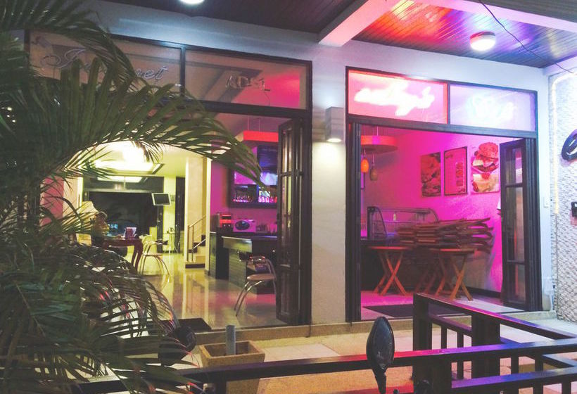 فندق Enjoy S Beach House & Cafe