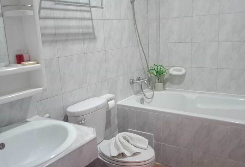 فندق New Forest Patong