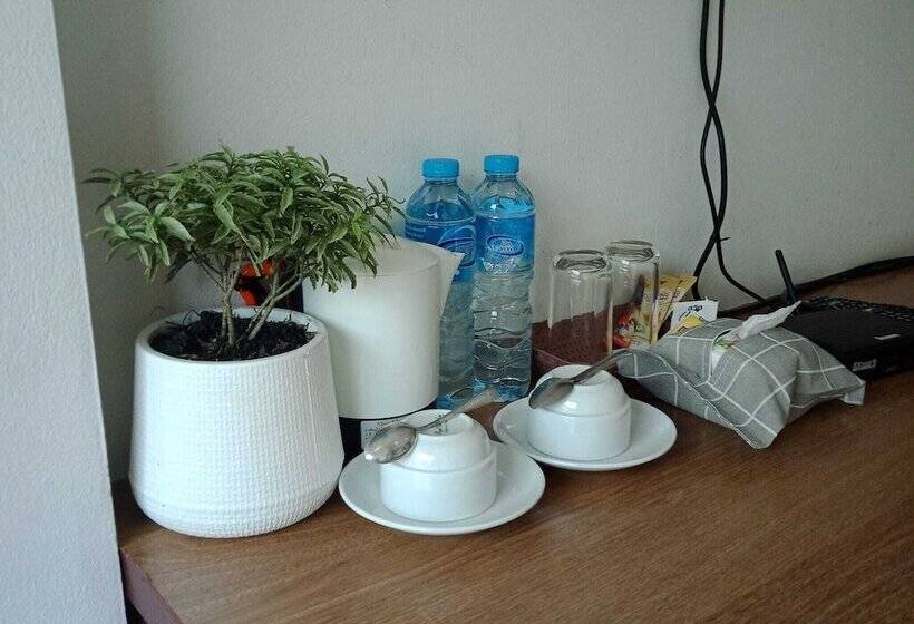 בית מלון כפרי New Forest Patong