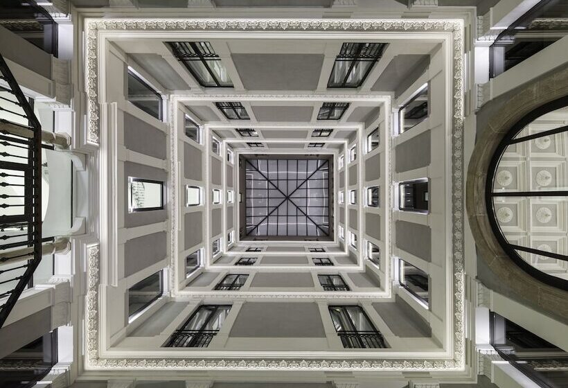 Отель H10 Urquinaona Plaza