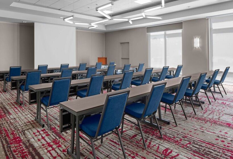 בית מלון כפרי Hilton Garden Inn Salt Lake City Airport