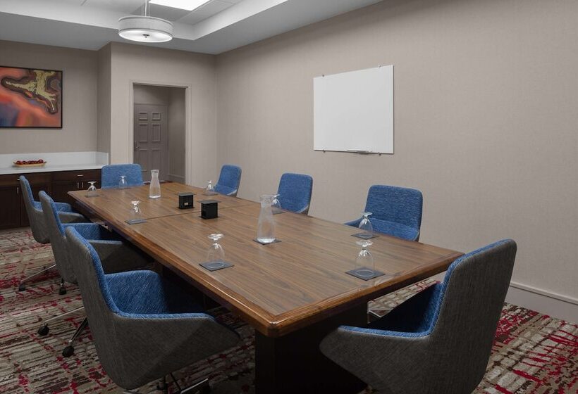 בית מלון כפרי Hilton Garden Inn Salt Lake City Airport