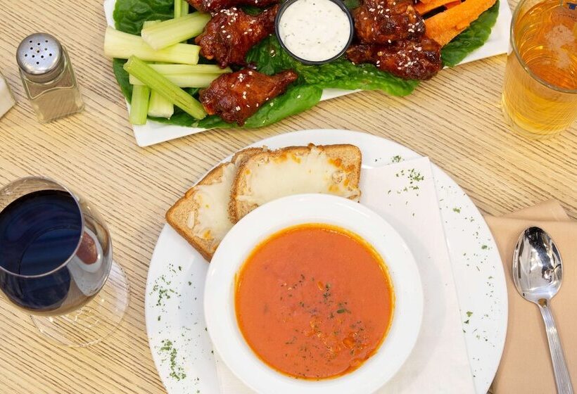 בית מלון כפרי Hilton Garden Inn Salt Lake City Airport