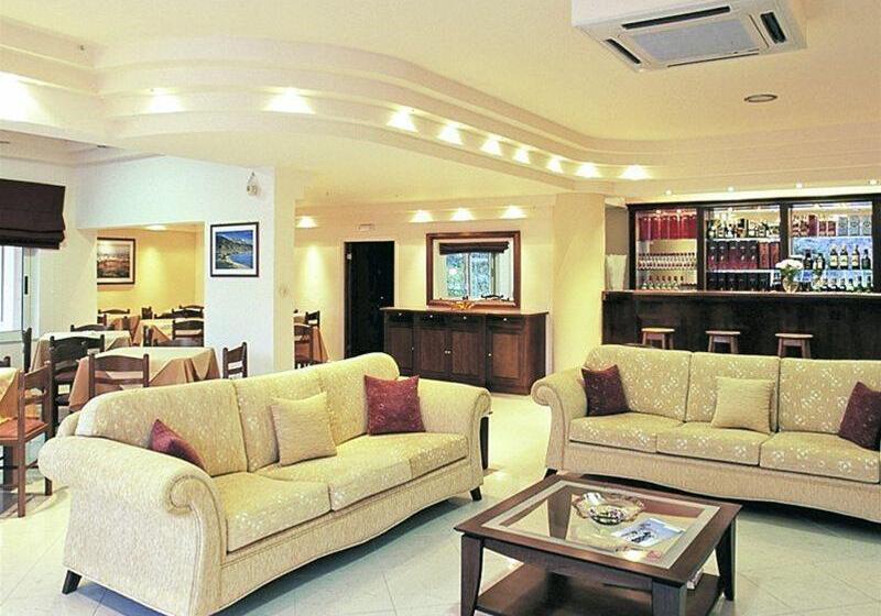 هتل Hiona Holiday