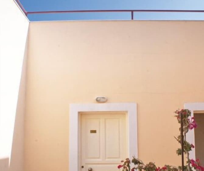 בית מלון כפרי Hiona Holiday