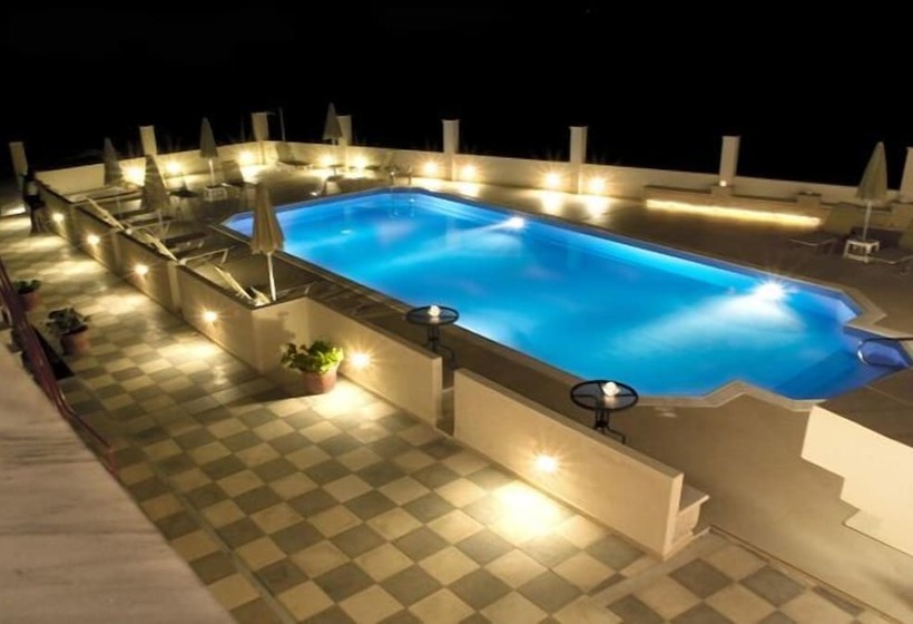 هتل Hiona Holiday