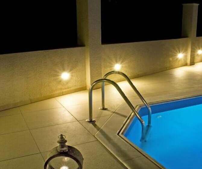 בית מלון כפרי Hiona Holiday