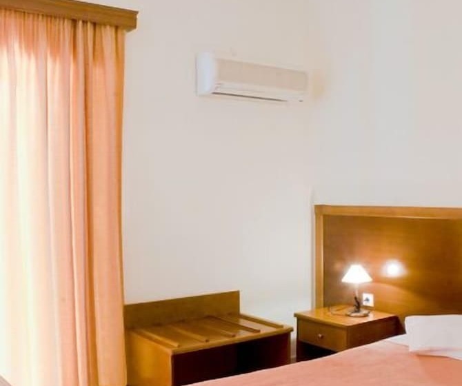 בית מלון כפרי Hiona Holiday