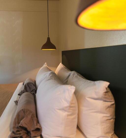 בית מלון כפרי Hummingbird Inn